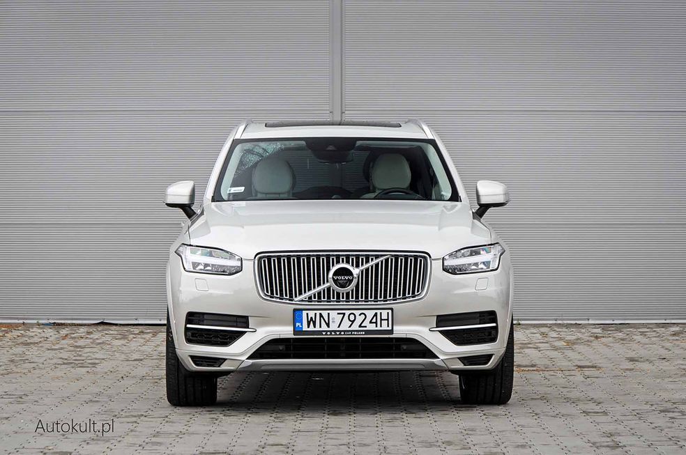 Volvo XC90 jeszcze z nami zostanie. Będzie oferowane obok elektrycznego następcy