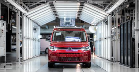 Fabryki Volkswagena w Poznaniu wznawiają produkcję. Przestój trwał ponad dwa tygodnie