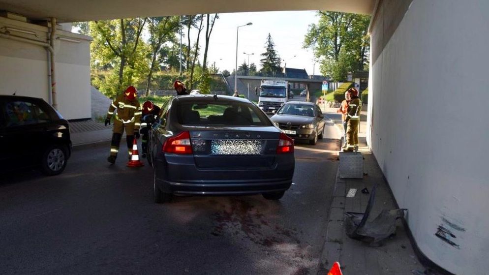Kompletnie pijany mężczyzna spowodował wypadek