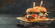 "Zrobiliśmy to lepiej": MAX Premium Burgers wprowadza Burgera Rywala do polskich restauracji