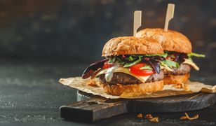"Zrobiliśmy to lepiej": MAX Premium Burgers wprowadza Burgera Rywala do polskich restauracji
