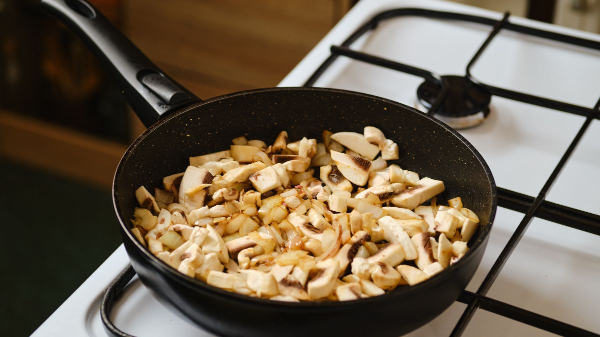 Smażenie pieczarek z pewnym dodatkiem może dać genialne efekty
