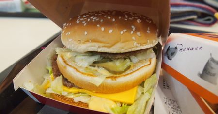 Masz ochotę na Big Maca? Zapraszam, ale po zobaczeniu tych 10 faktów zmienisz zdanie. SZOK!