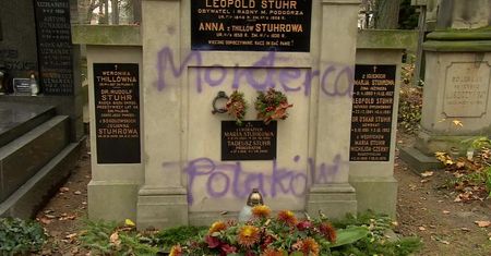 Zdewastowano grobowiec rodziny Stuhrów na Cmentarzu Rakowickim w Krakowie.