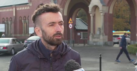 Punkt szczepień przed cmentarzem w Szczecinie. Będzie działał do 1 listopada włącznie.