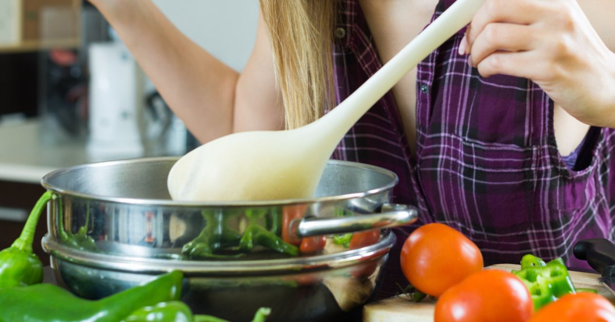 Jak zagęścić zupę bez dodawania mąki? Lżejsze i mniej kaloryczne dodatki sprawdzą się doskonale