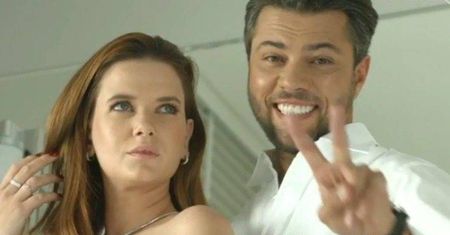 Tylko u nas! Karolina Malinowska i Olivier Janiak z dziećmi w świątecznym spocie Apart