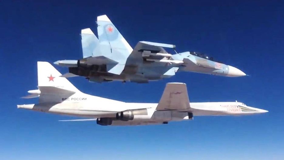 Tu-160 i Su-35 podczas atakowania celów ISIS w Syrii w 2015