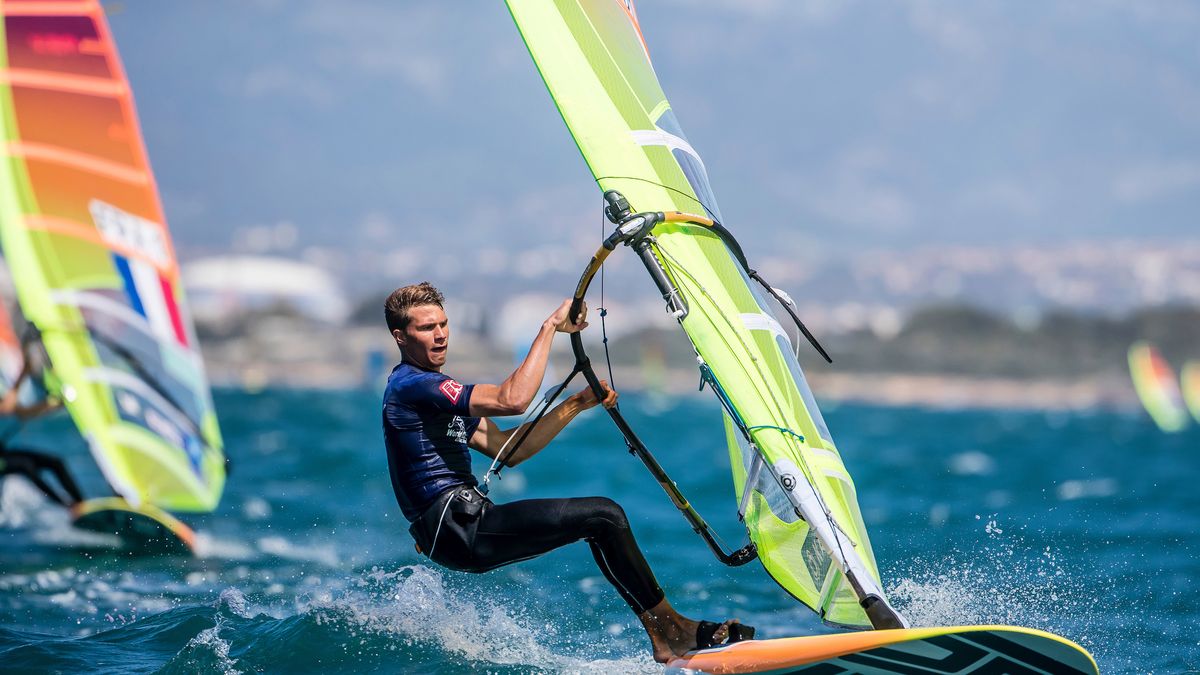 Zdjęcie okładkowe artykułu: Materiały prasowe / Jesus Renedo / Sailing Energy / Na zdjęciu: Paweł Tarnowski w windsurfingowej, olimpijskiej klasie RS:X