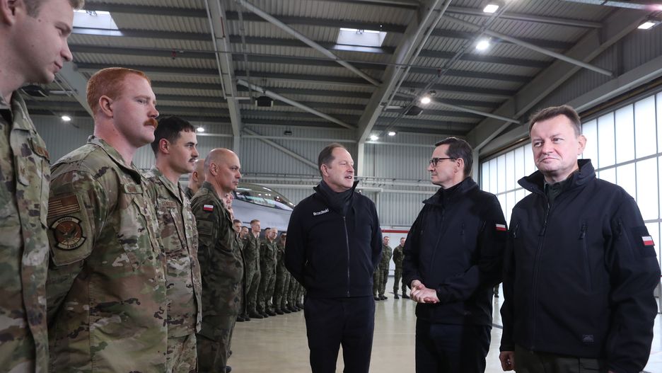 Premier w Łasku. "Nie ma silnego państwa bez silnej armii"