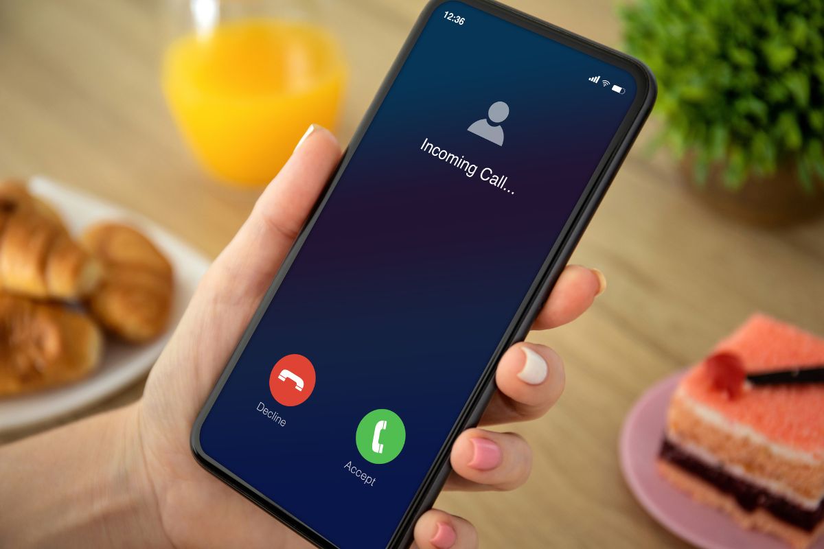 Dlaczego takie odbieranie telefonu jest niebezpieczne?