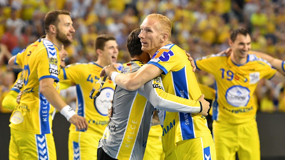 Karol Bielecki i zawodnicy PGE VIVE Kielce