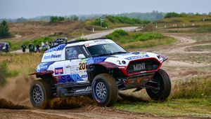 Hołowczyc dominuje na Poligonie Drawskim. Pech głównych rywali "Hołka"