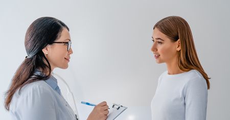 Jak działa implant antykoncepcyjny? Poznaj jego wady i zalety oraz skuteczność