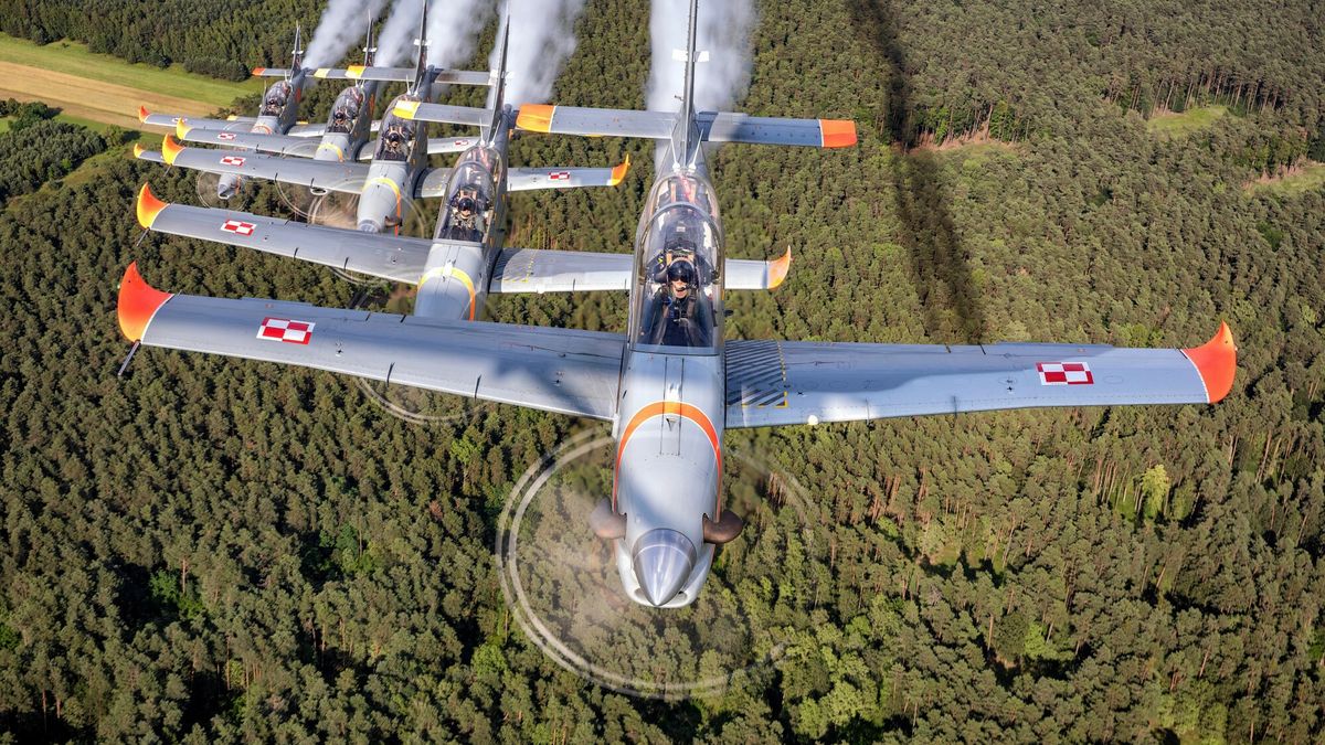 Grupa Akrobacyjna Orliki; zdjęcie ilustracyjne