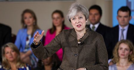 Negocjacje w sprawie Brexitu. Theresa May chce dostać od wyborców tak silny mandat jak Macron