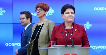 Bezrobocie w Polsce spada. Beata Szydło chwali się wynikami