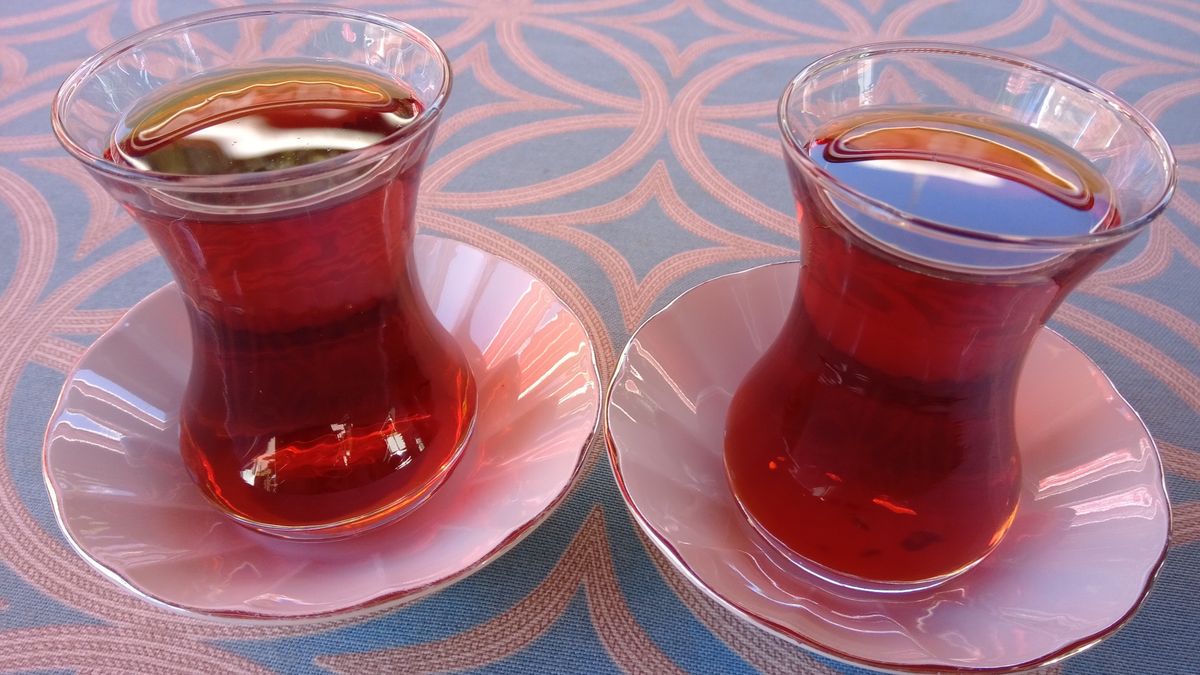 Warto pić 2 filiżanki herbaty dziennie