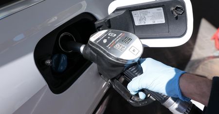 Co zrobić, jeśli zatankowaliśmy nieodpowiednie paliwo do auta?