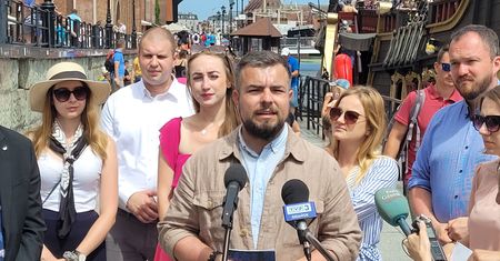 Poseł Konfederacji odpowiedział na pytanie o szczepienie