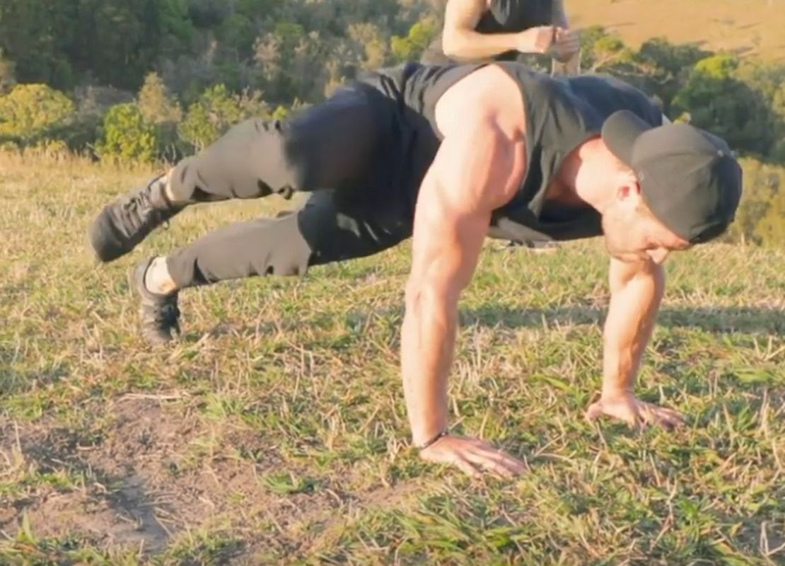 "Thor" pokazał swój trening. Ostra pompa bez przyrządów