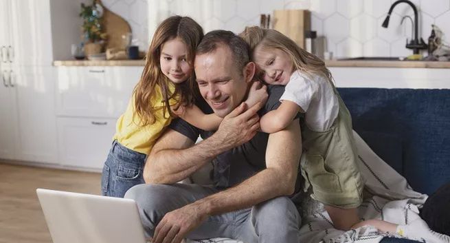 Polacy coraz częściej stawiają na wysokie kwoty ubezpieczeń – skąd ten trend?