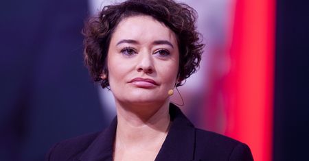 Nie ukrywa przeszłości. Stała na czele organizacji