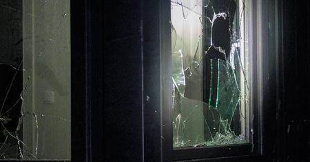 Atak na posterunek przy granicy z Białorusią. Żołnierz uderzony kamieniem