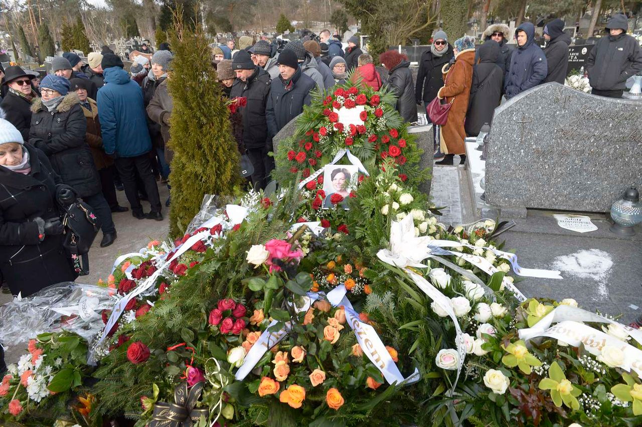 Agnieszka Kotulanka - grób na cmentarzu w Legionowie