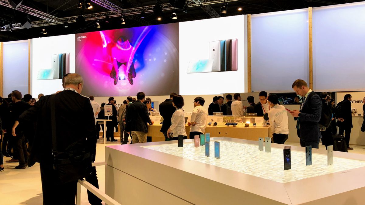 Targi MWC 2020 przegrały z koronawirusem. Kolejne firmy rezygnują z udziału 1