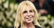 ODMIENIONA 70-letnia Donatella Versace zachwyca "nową twarzą". "W końcu wróciłaś do PRAWDZIWEJ wersji siebie"