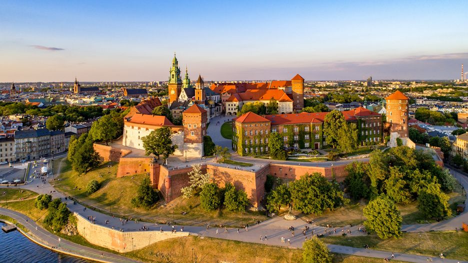 W Zamku Królewskim na Wawelu mieści się muzeum z 71 salami wystawowymi