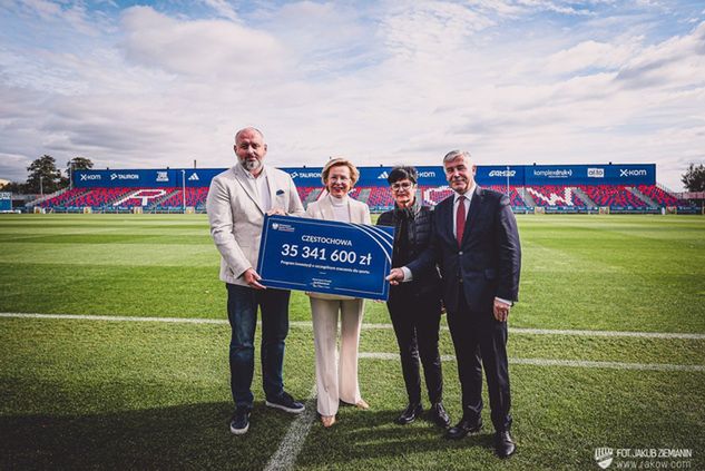 Od lewej: Wojciech Cygan, Jadwiga Wiśniewska, Lidia Burzyńska, Mariusz Trepka (fot. Jakub Ziemianin)