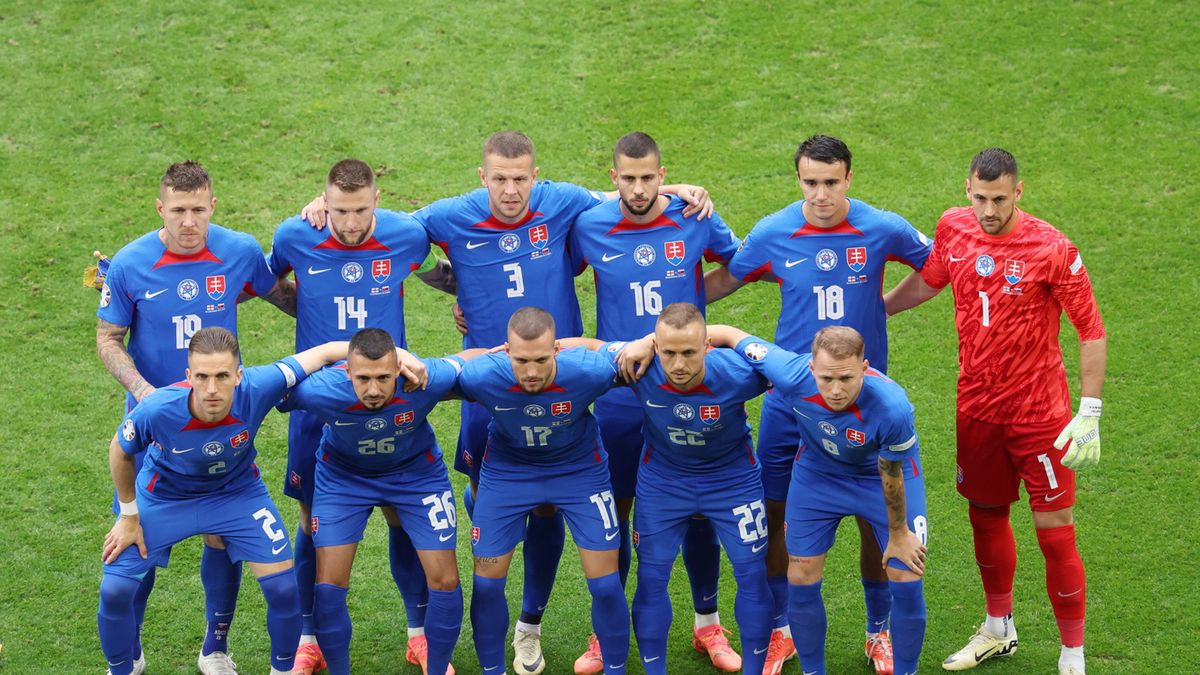 PAP/EPA / GEORGI LICOVSKI / Na zdjęciu: piłkarze reprezentacji Słowacji