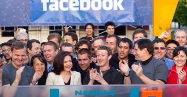 Facebook wreszcie kasuje wykasowane zdjęcia