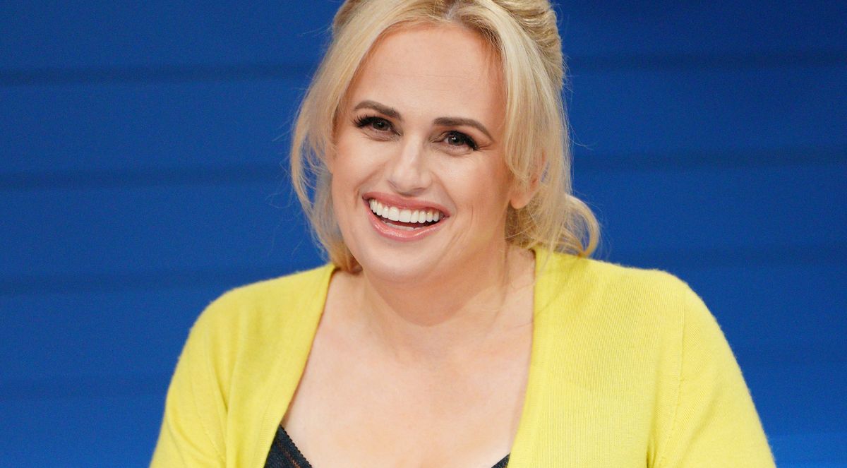 Rebel Wilson pracuje na planie komedii Netfliksa "Senior Year". Zachwyca szczupłą figurą