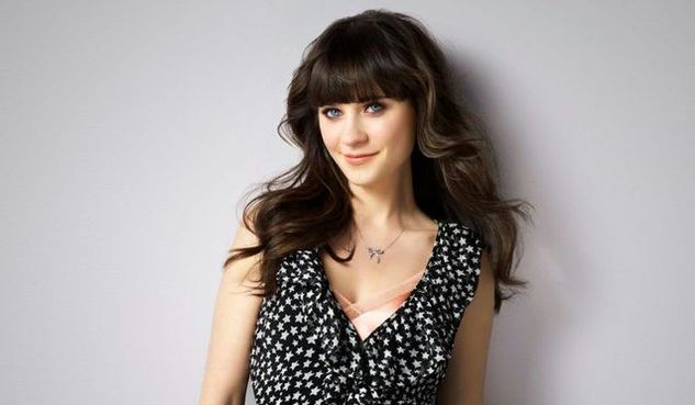 "New Girl": Zooey Deschanel owinięta sznurkami