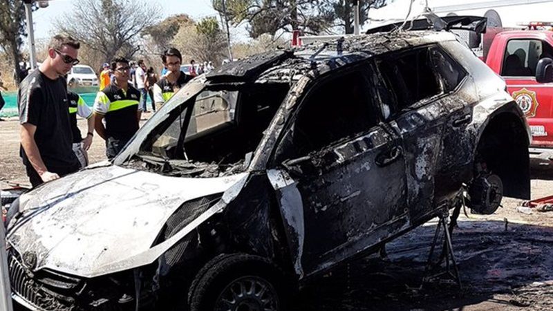 Zdjęcie okładkowe artykułu: Materiały prasowe / Twitter / Na zdjęciu: spalony samochód Benito Guerry Jr