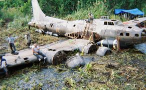 HISTORY HD Bombowiec B17. Duch z bagien