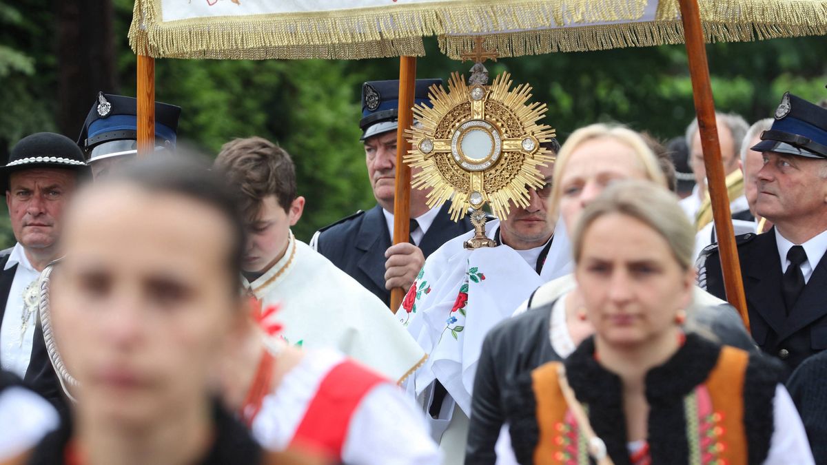 Boże Ciało 2020. Czy będzie procesja ulicami miast? Wytyczne biskupów