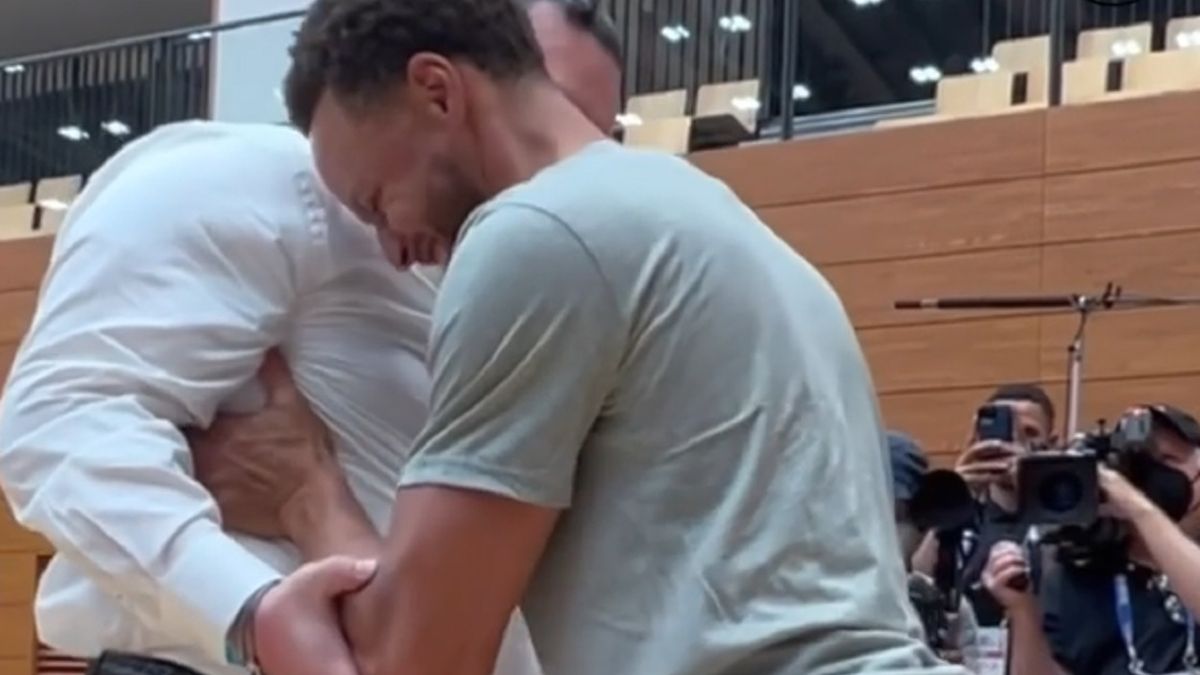 Stephen Curry i japoński zawodnik sumo