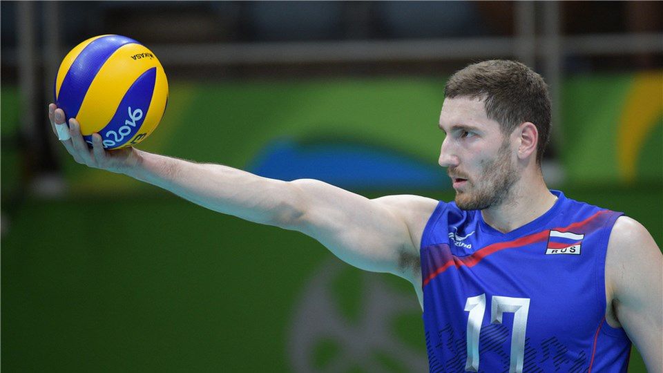 Materiały prasowe / FIVB / Maksim Michajłow przed serwisem