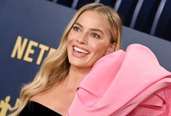 Nowy trend w świecie manicure. "Jelly pink nails" nosi Margot Robbie