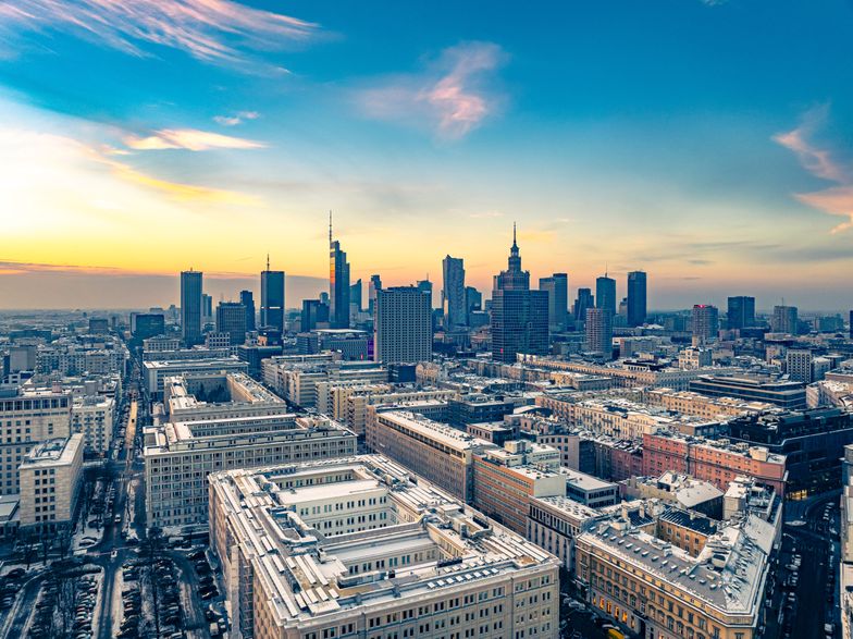 warszawa, warsaw, polska, poland, mazowsze, stolica, miasto, życie miejskie, wieżowce, biurowce, korporacja, jerozolimskie, legia, polonia, pkin, skyline, intercontinental, varso, warsaw spire, warsaw hub, wasraw unit, generation park, mennica legacy tower, skysawa, skyliner, cosmopolitan, stare miasto, starówka, zamek królewski, plac zamkowy, kolumna zygmunta, wilanów, mokotów, żoliborz, bielany, ogród saski, chopin, tamka, bulwary, centrum nauki kopernik