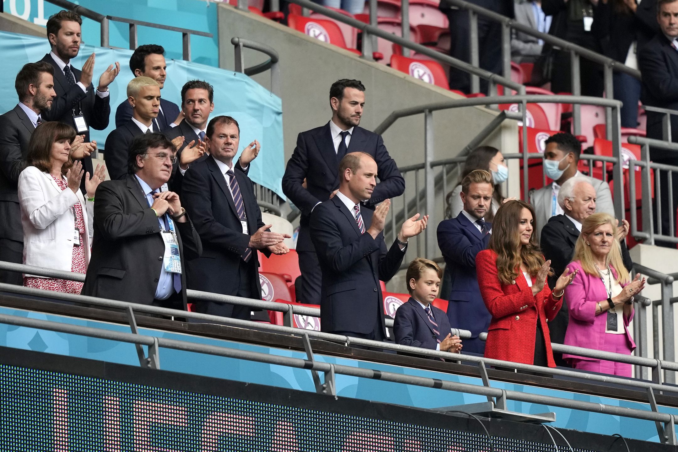 Książę William, księżna Kate i książę George kibicują drużynie narodowej podczas meczu Anglii z Niemcami, w 1/8 finału Euro 2020