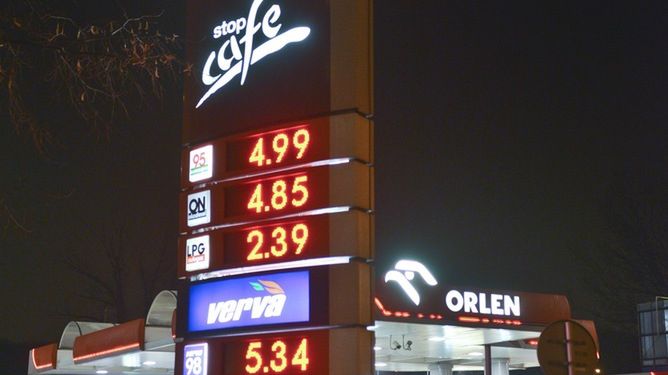 Ceny powyżej 6 zł za litr były normą jeszcze w 2012 roku. Teraz wszystko wskazuje na to, że wrócimy powyżej 5 zł