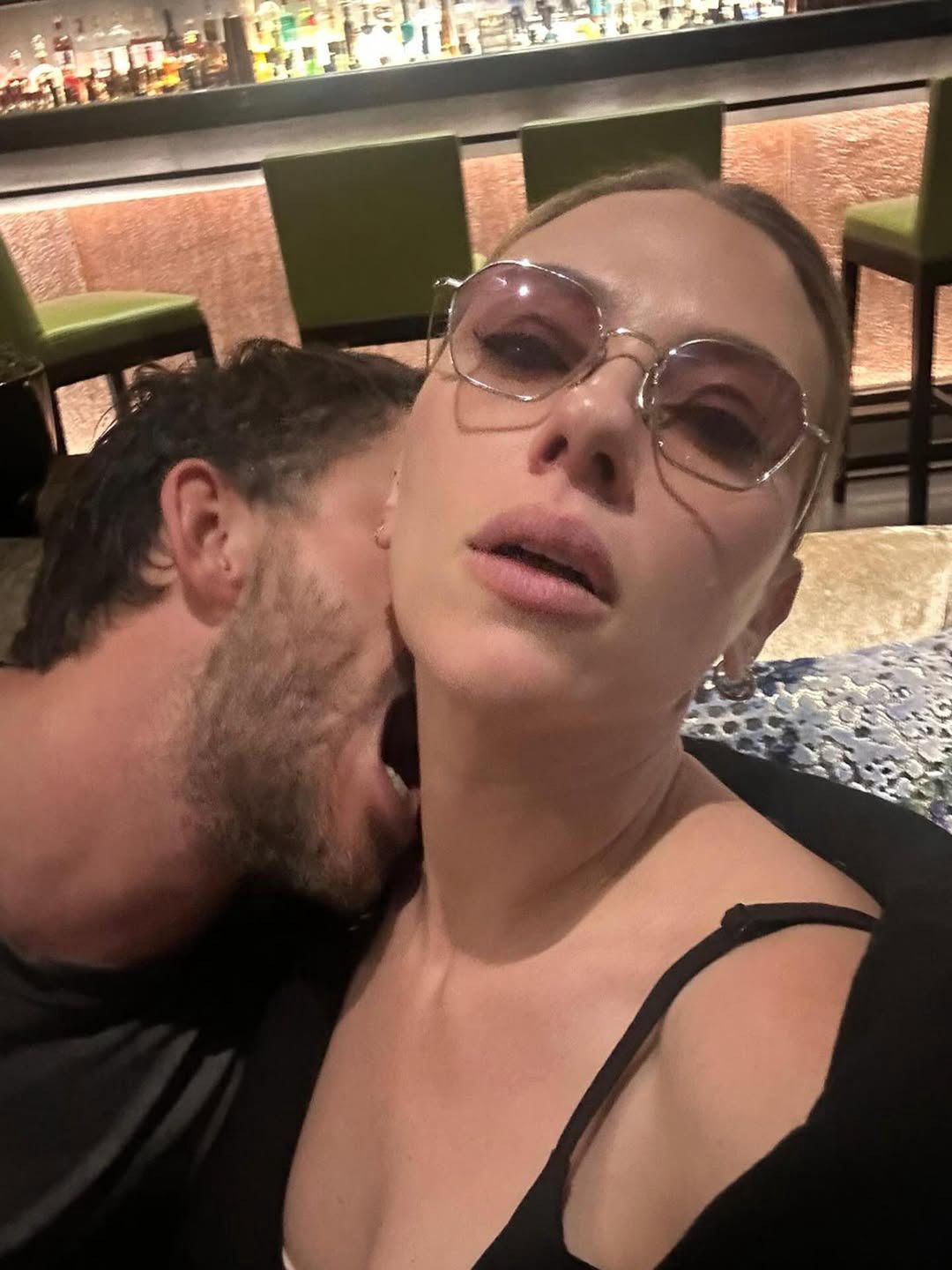 Scarlett Johansson i Jonathan Bailey
