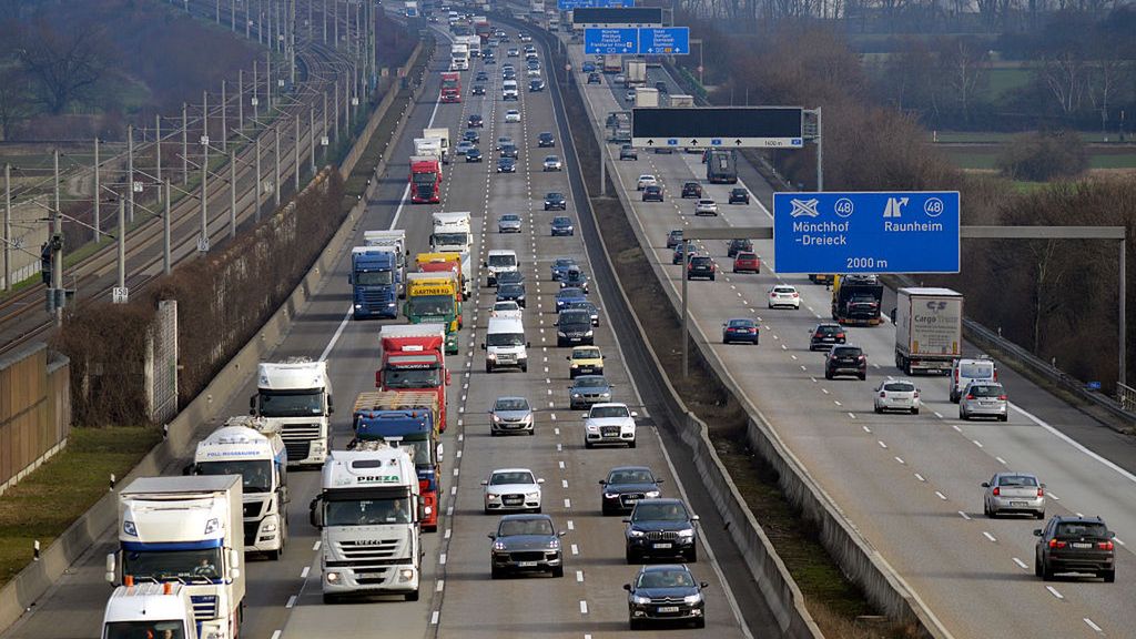 Motorway A3
(GERMANY OUT) heavy traffic on the motorway A3 near Frankfurt (Photo by Oed/ullstein bild via Getty Images)
ullstein bild