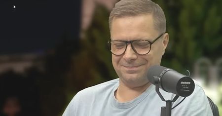 Sekielski wziął do ręki gazetę Karnowskich i zaniemówił. "Zapnijcie pasy"