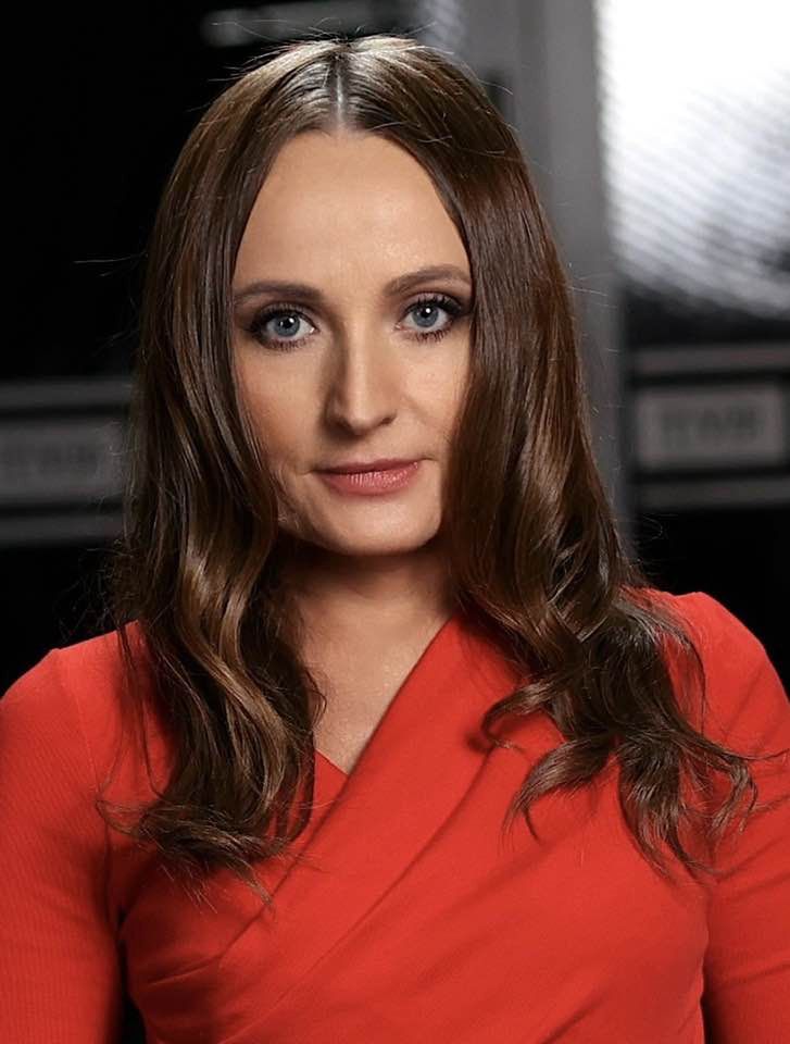 Justyna Dobrosz-Oracz w łagodniejszym makijażu